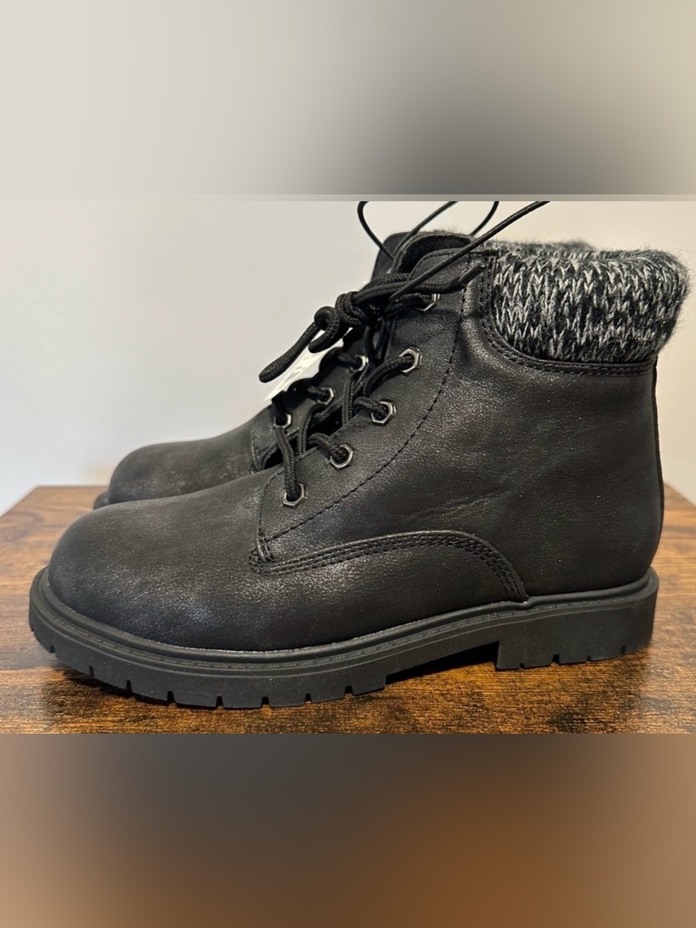 Thereabouts Girls Ember Black Shimmer Hiking Boots NWT Size 2